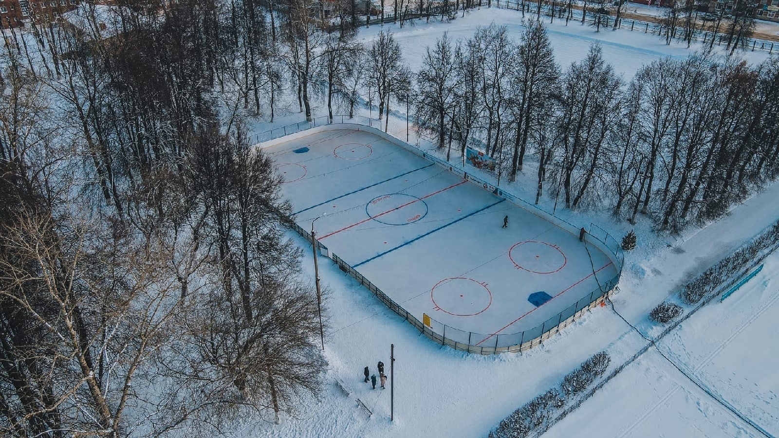 Приглашаем всех любителей хоккея и катания на коньках!.