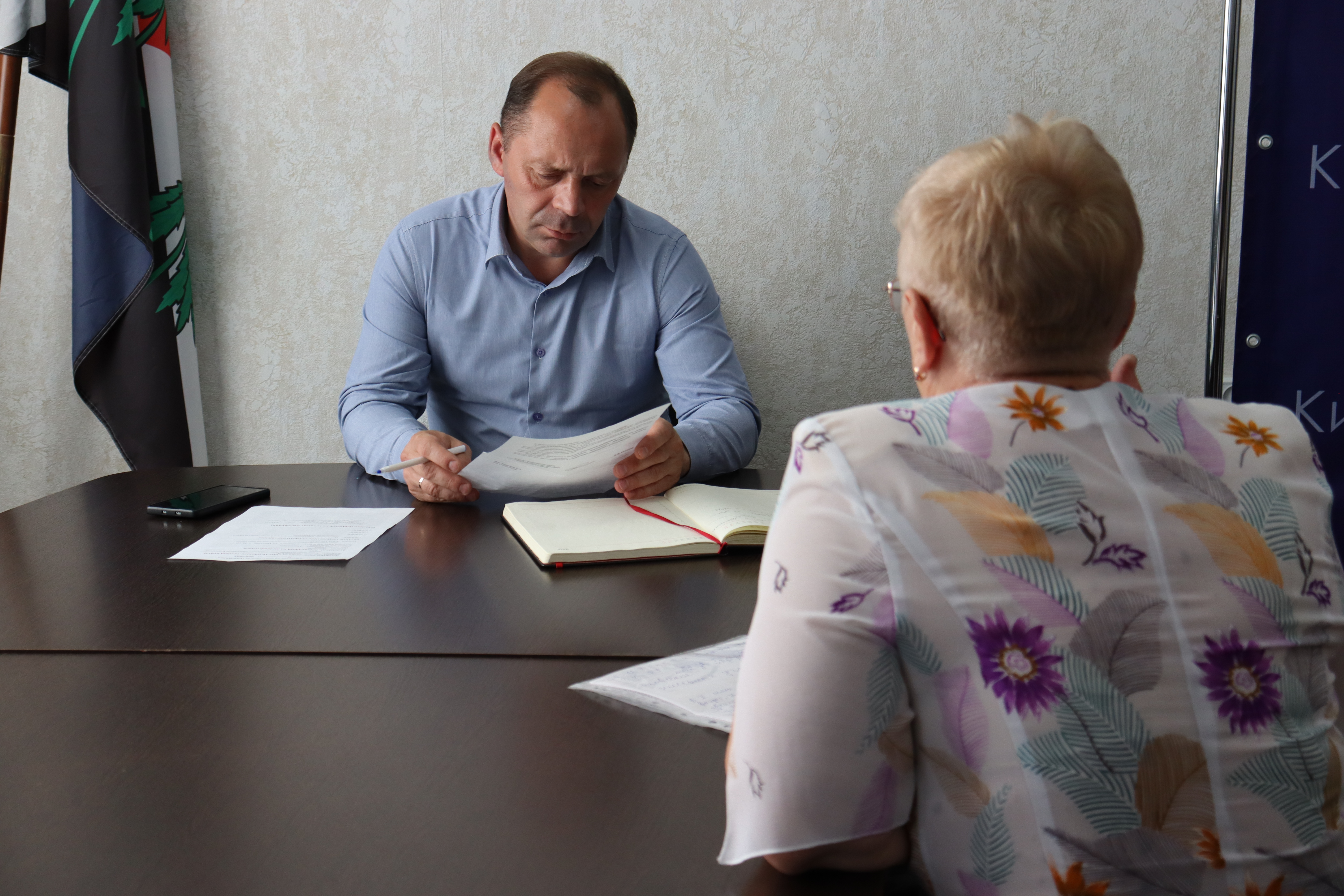 Глава администрации Евгений Суханов провёл приём жителей..