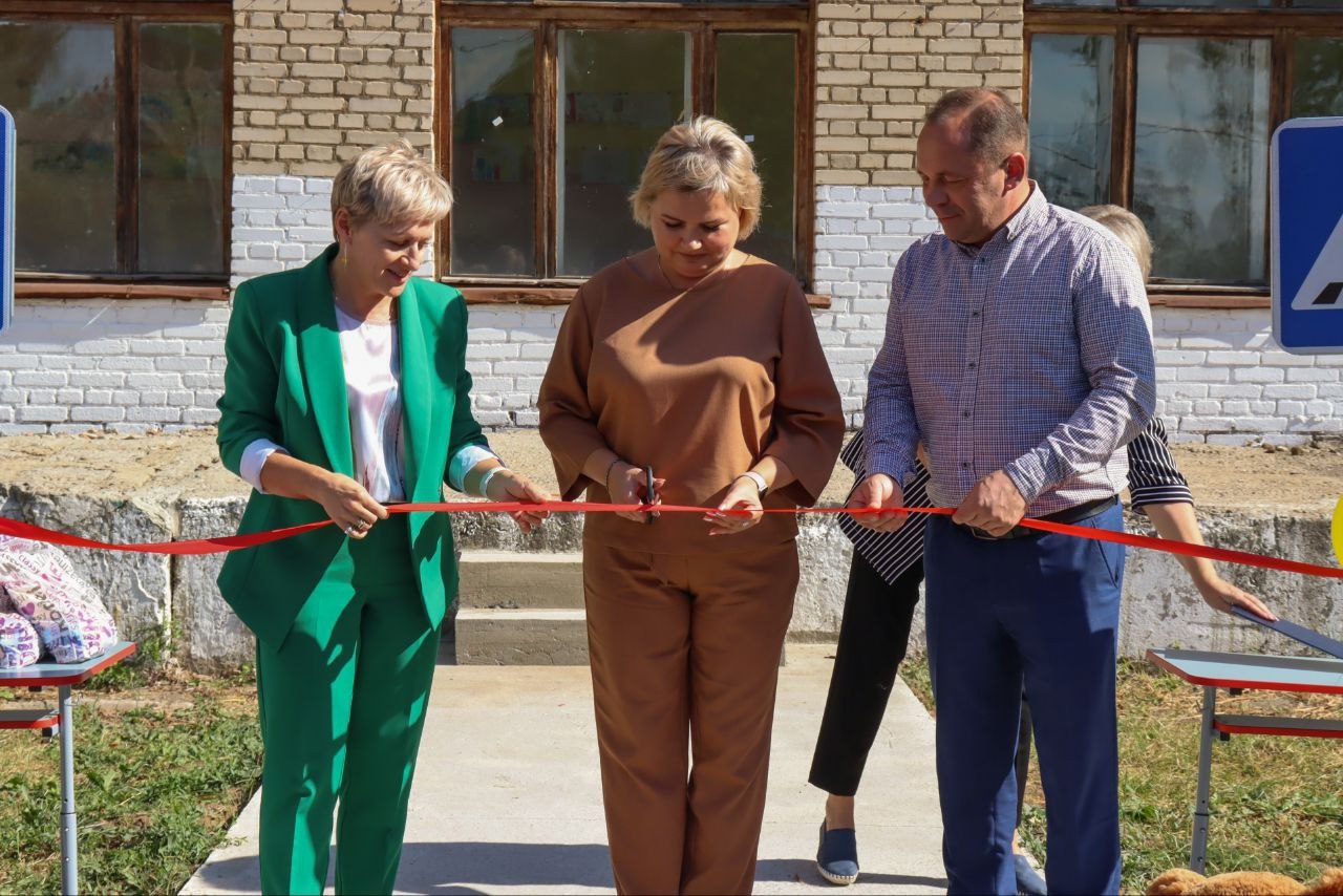 В школе №5 открыли площадку безопасности дорожного движения.